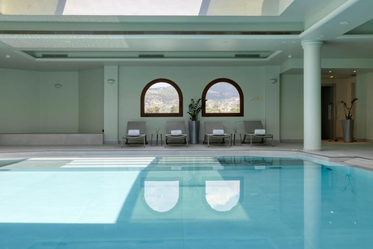 Negroponte Resort
