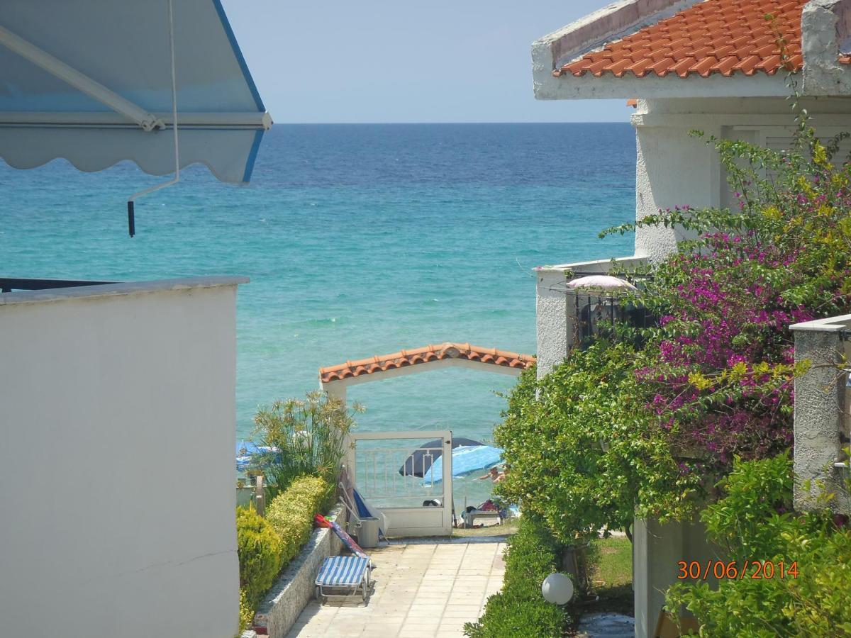 Iris Seafront * Fourka
