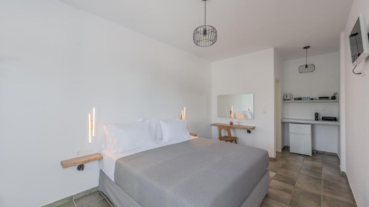 Michalis Studios * Pollonia