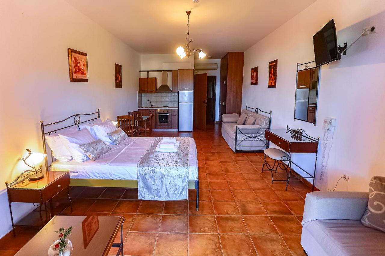 Vathi Aparthotel Vathi (Peloponnese)