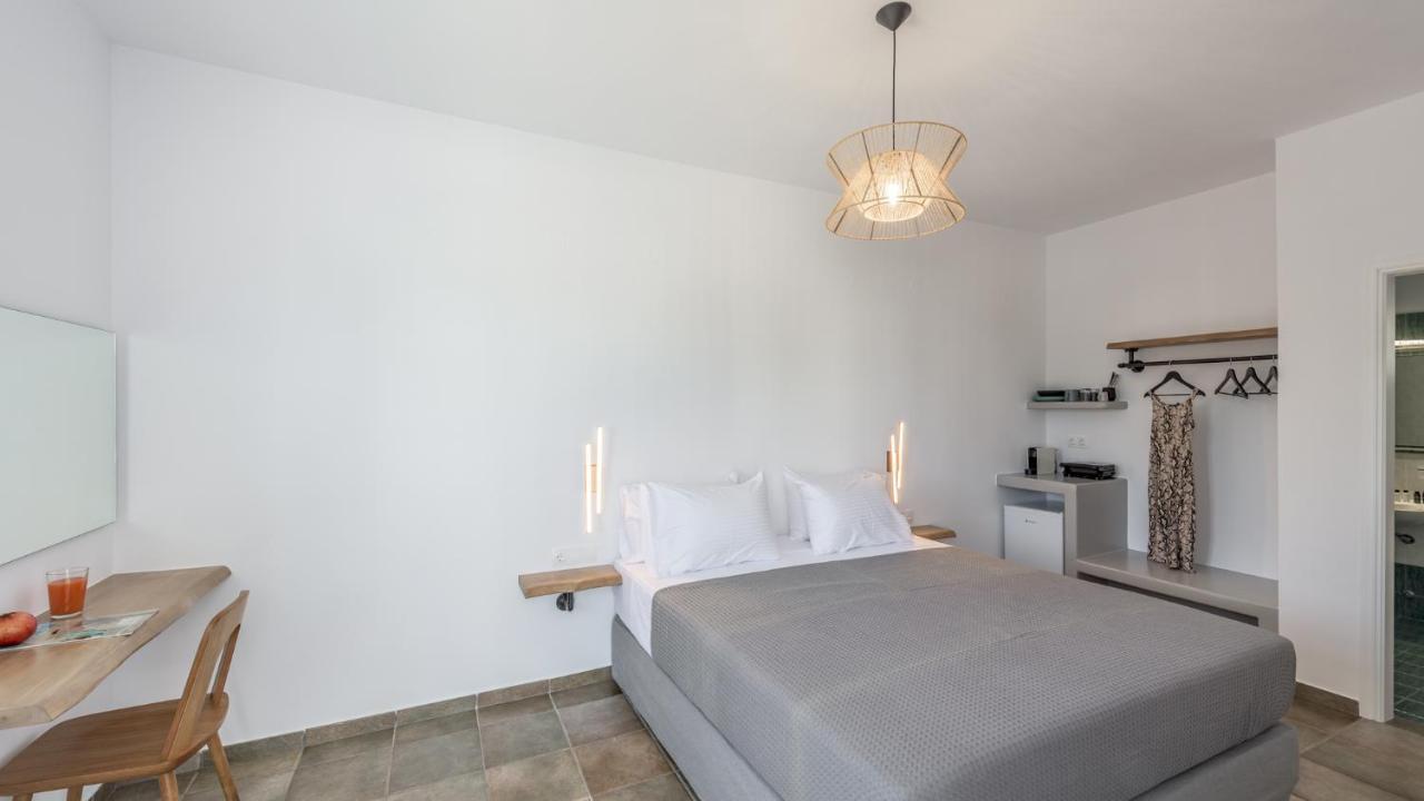 Michalis Studios Pollonia