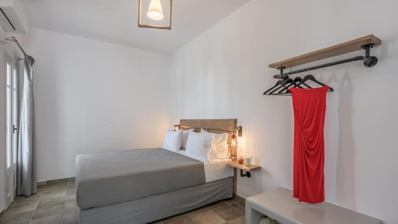 Michalis Studios * Pollonia