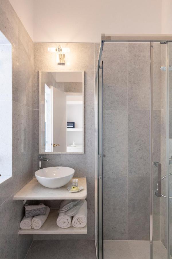 Doukissa Hotel 2*