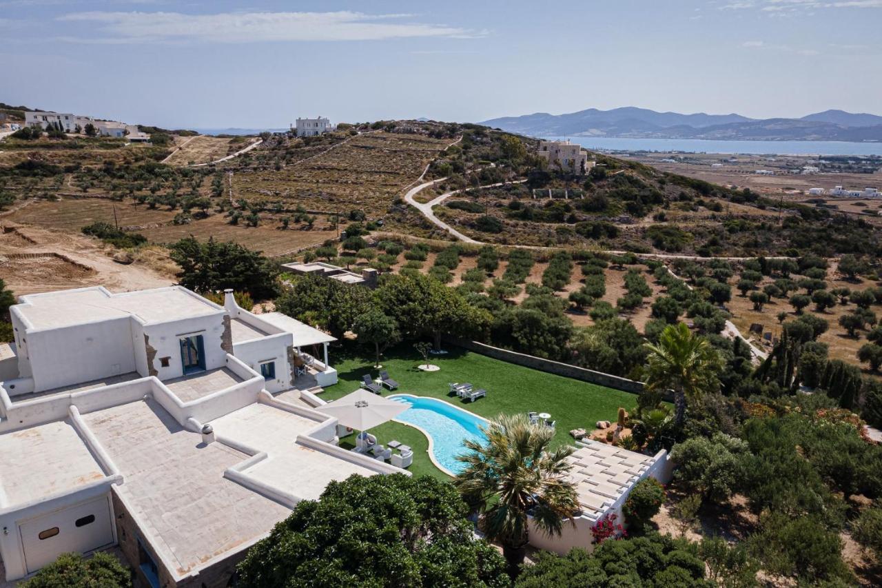 Phos * Parikia (Paros)