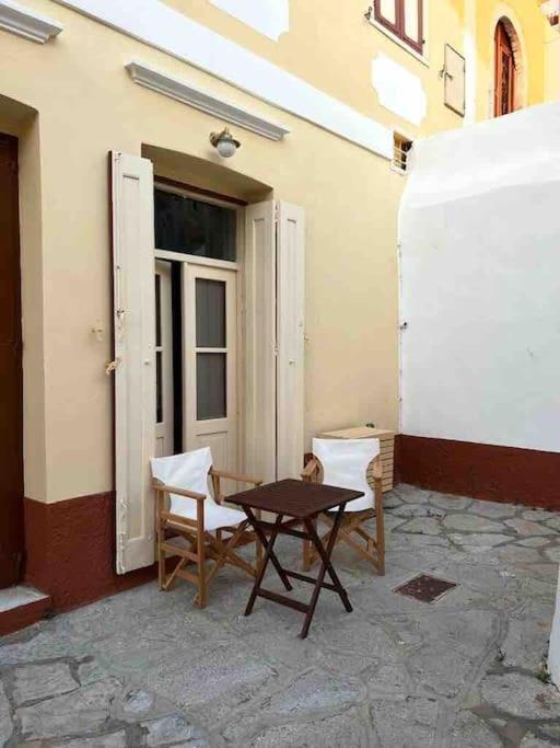 Boho Luxury In Kali Strata Apartment Symi