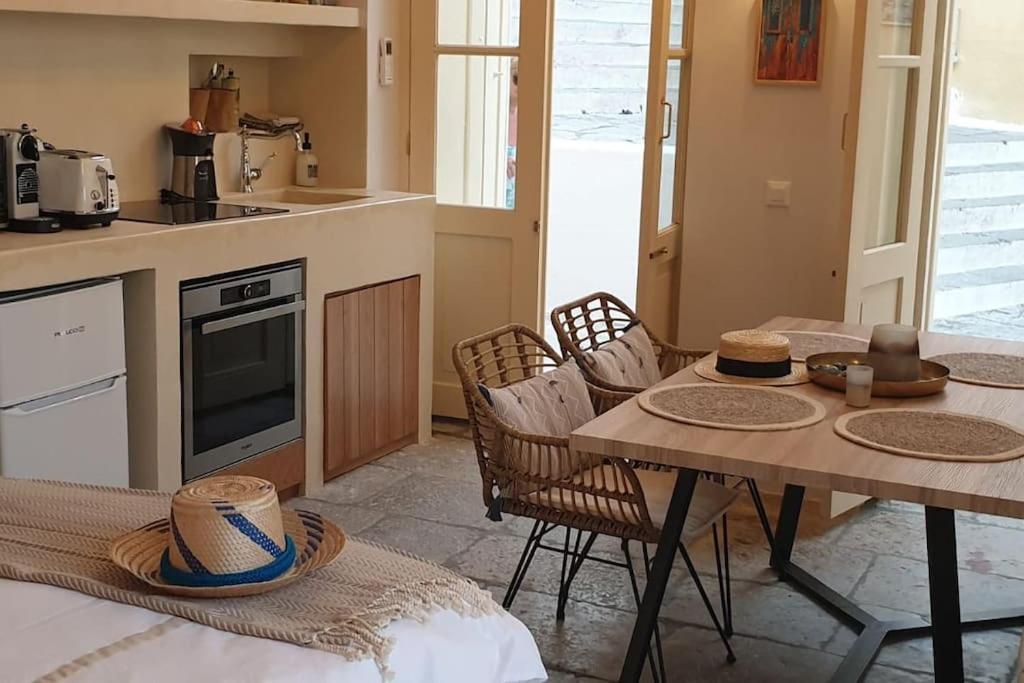 Boho Luxury In Kali Strata Apartment Symi