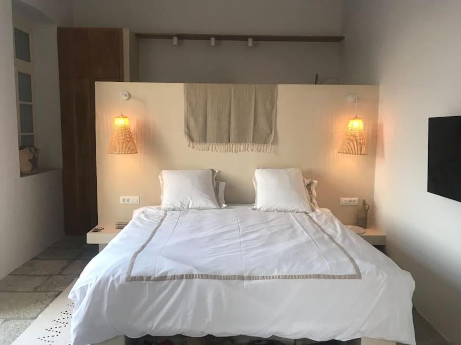 Boho Luxury In Kali Strata Apartment Symi