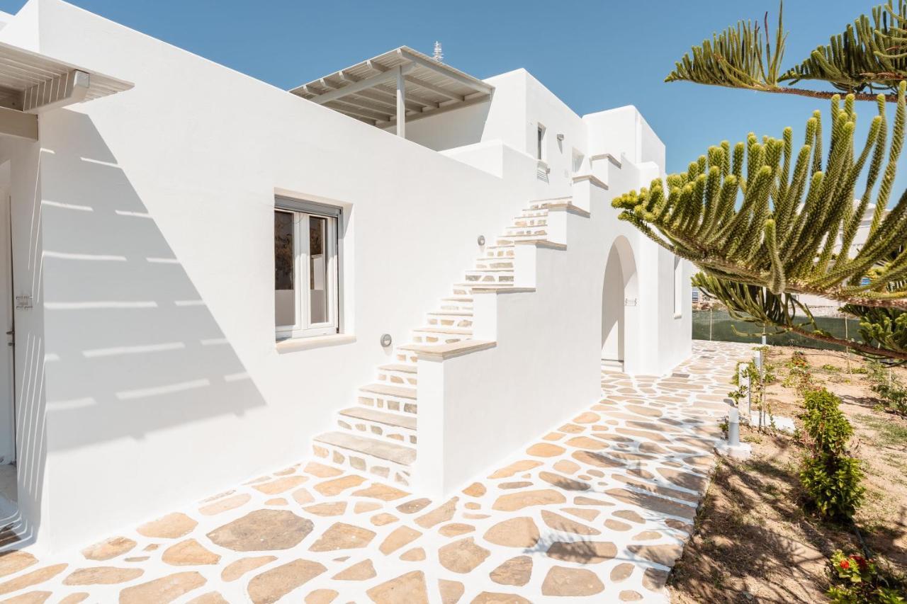 Celestial Seaview Apartments-portara