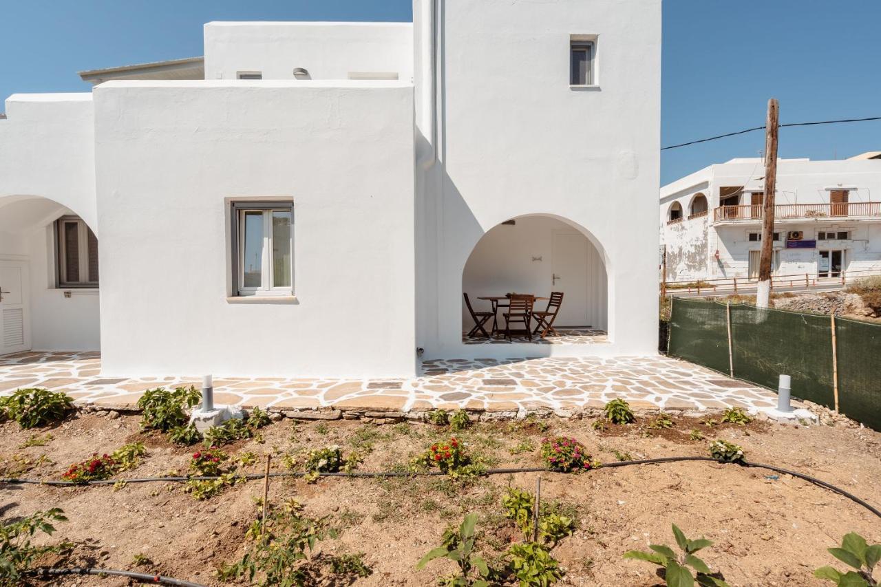 Celestial Seaview Apartments-portara