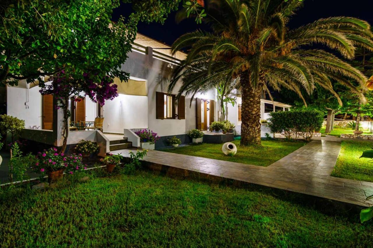 Irini Aparthotel Skyros