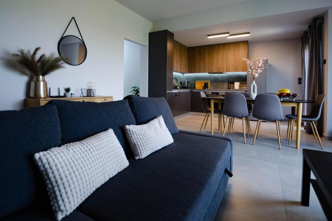 Marimar Panoramic Retreat: Magnificent Space And Breathtaking Gulf View Apartment Kalamata
