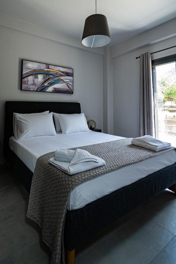 Marimar Panoramic Retreat: Magnificent Space And Breathtaking Gulf View Apartment Kalamata