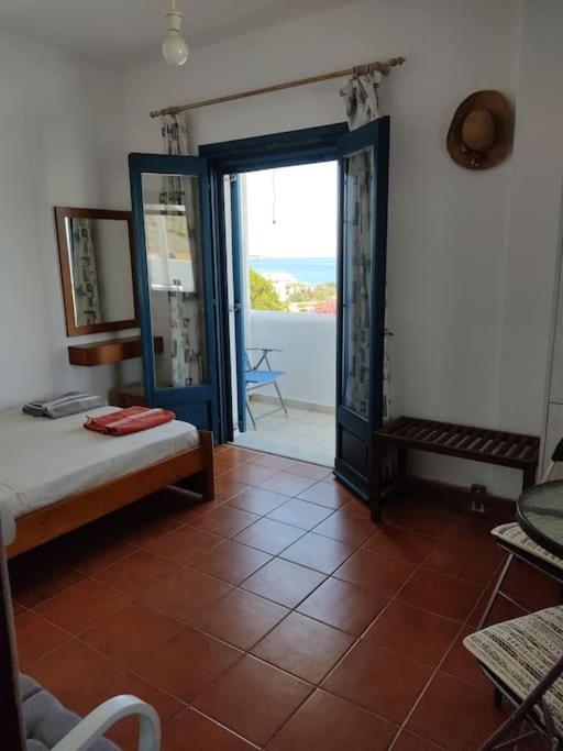 Peaceful Getaway For 2 - Amazing Sea View/sunbeds! Apartment