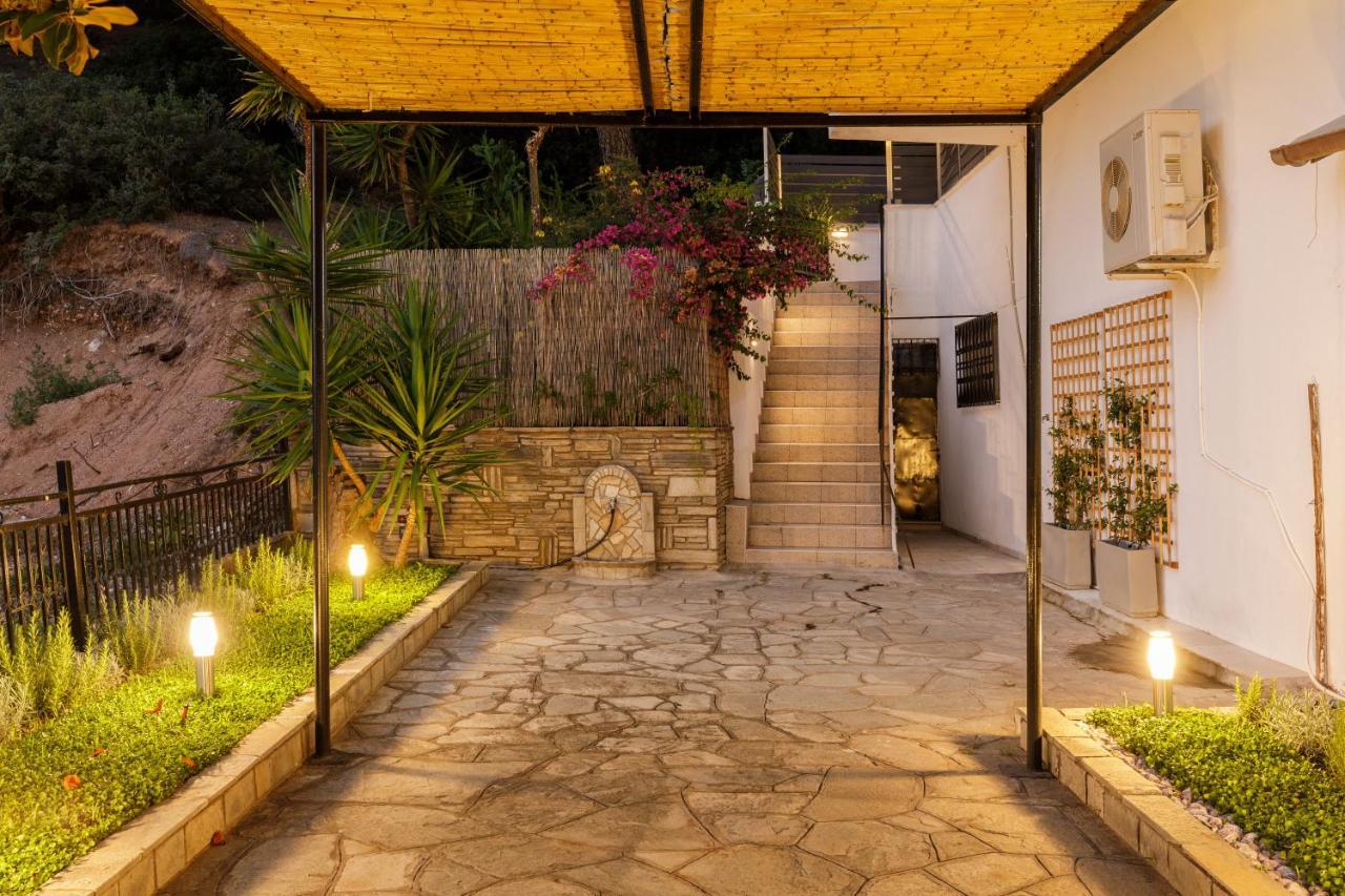 Azure Breeze - Coastal Chic Getaway By The Sea Holiday home