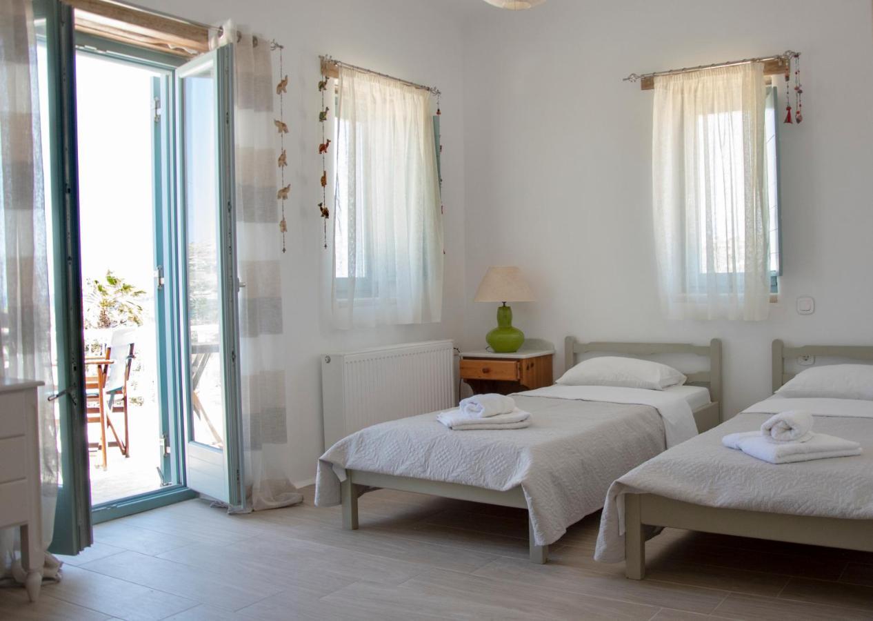 Orfeas Paros * Naousa (Paros)