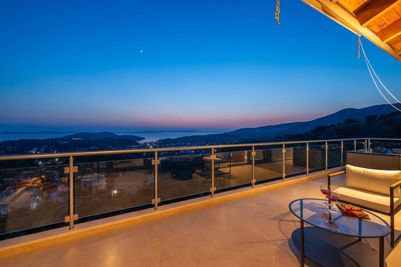 Lotus Luxury Villa *