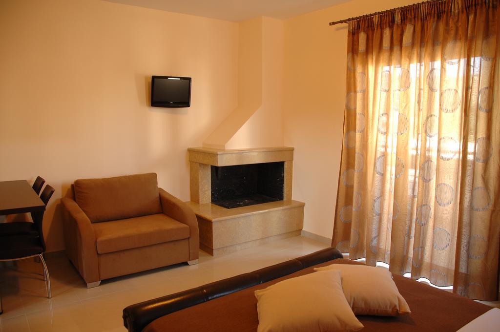 Zeis Edo Luxury Aparthotel Tolo