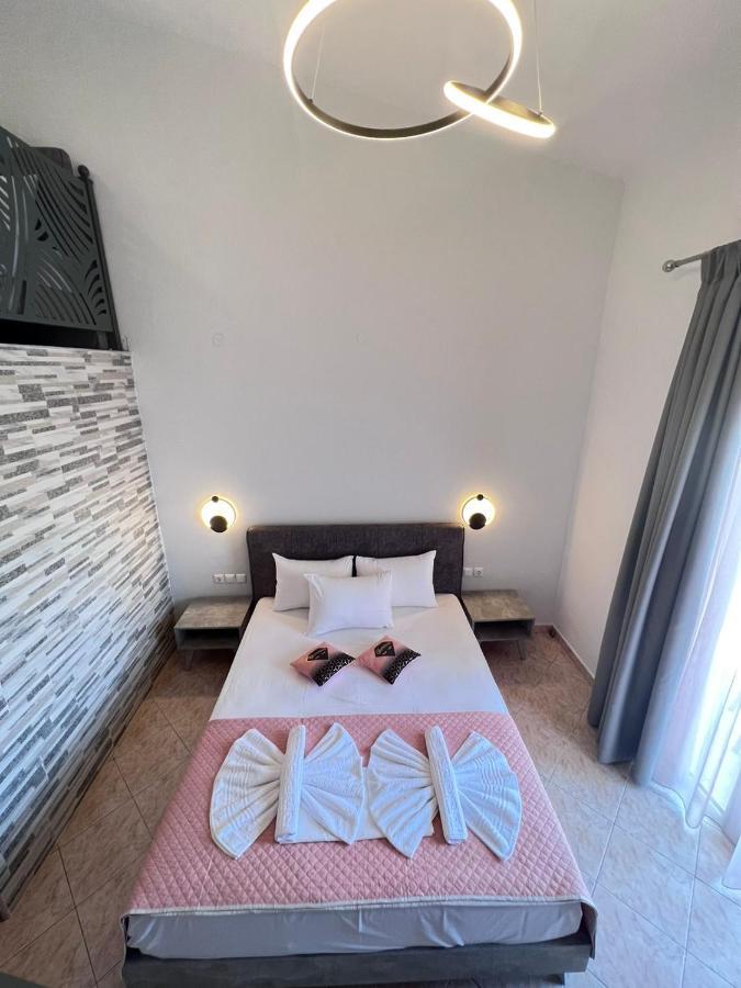 Hotel Ellas 3*