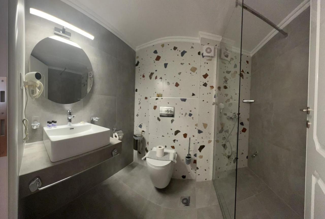 Hotel Ellas 3*