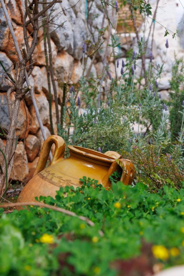 Hotel Lithos Stone