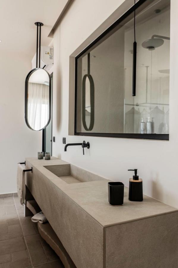 Lithos Luxury *