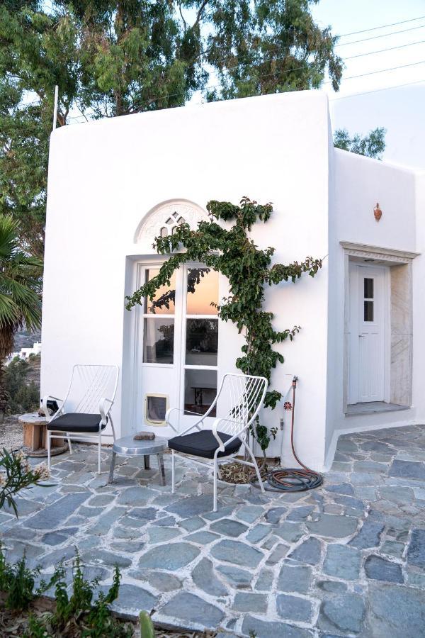 Red Rocks Parikia (Paros)