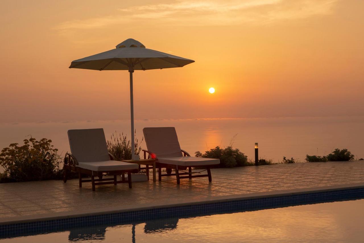 Villa Avraam Sunset With Private Heated Pools By Imagine Lefkada Kalamitsi (Lefkada)