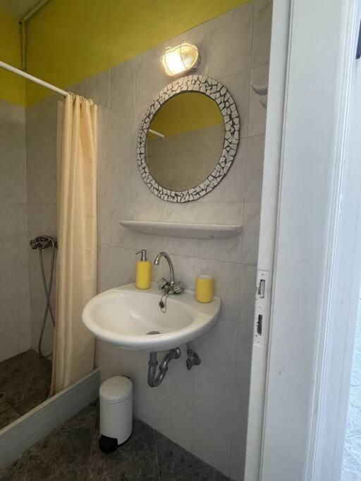 Apartment Mini Beach House Logaras
