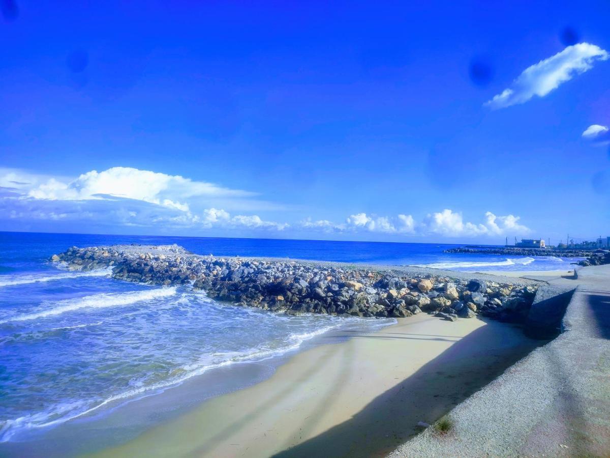 Niros Beachfront Aparthotel Kokkini Hani