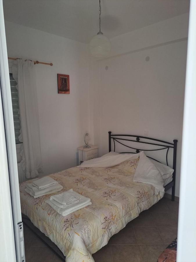 With Sea View And Balcony 60m From Apartment *