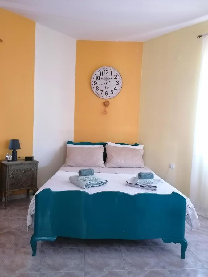 In Agiakampos (Volos)