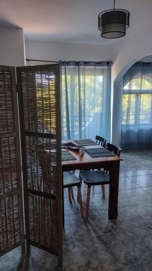 Pelekanos Beachfront Apartment