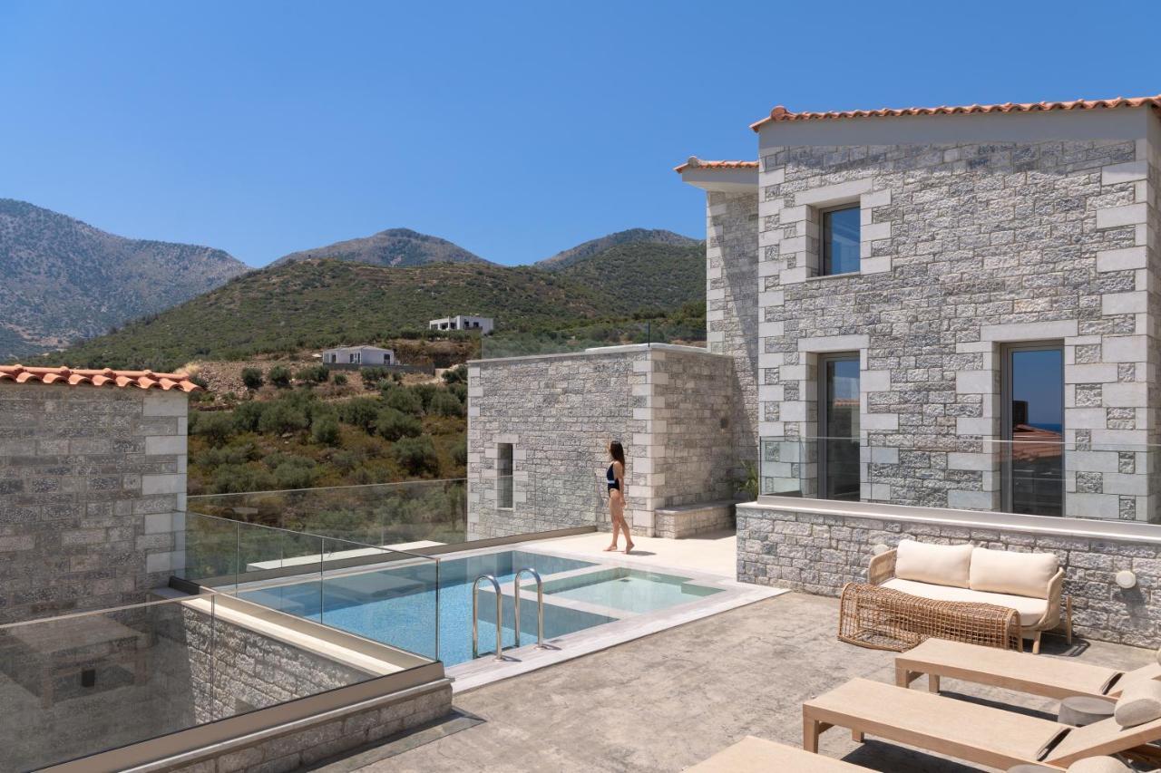 Viveverde Villa, Featuring 3 Pools - Walking Distance To & Shops, By Thinkvilla Villa