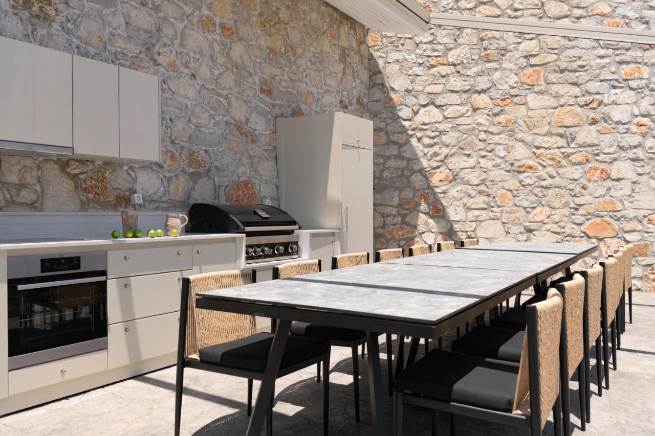 Viveverde Villa, Featuring 3 Pools - Walking Distance To & Shops, By Thinkvilla Villa Bali (Crete)