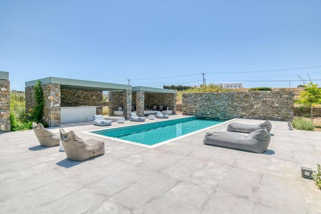 Villa Xifara - Seafront Santa Maria (Paros)