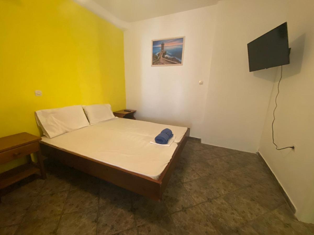 Holiday home Yellow Beach House *
