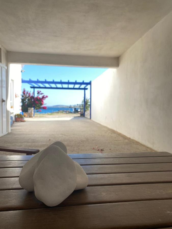 Yellow Beach House Holiday home Logaras
