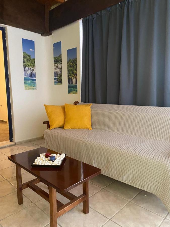 Yellow Beach House Holiday home *
