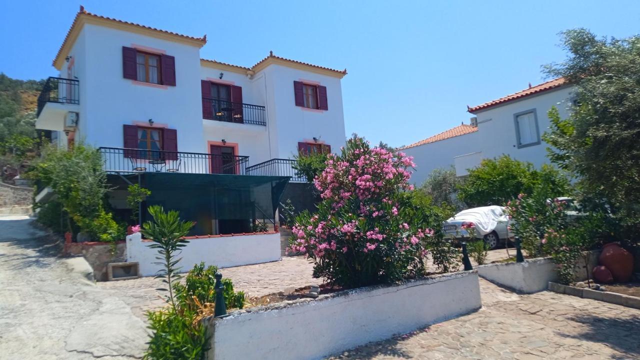 Aparthotel Anessis Cosmos