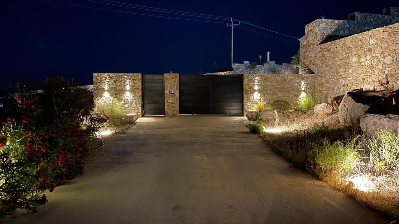 Mykonos Villa, Luxe Escape With Private Pool Villa Klouvas
