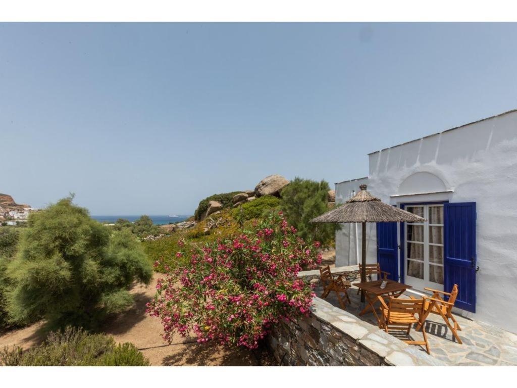Sunrock - Menexes * Stelida (Naxos)