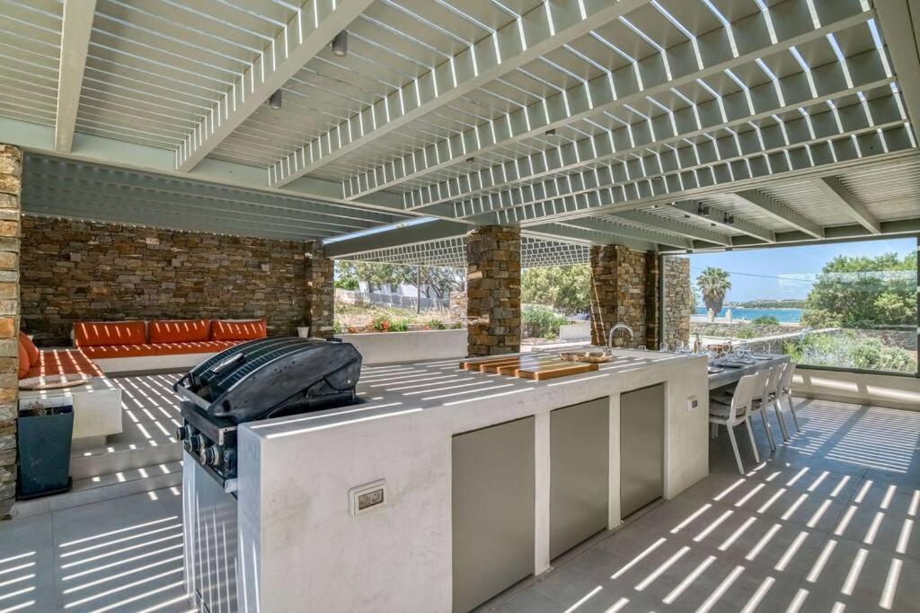 Villa Xifara - Seafront Santa Maria (Paros)