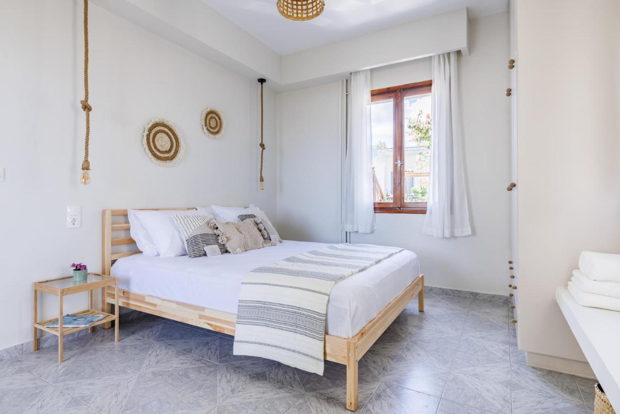 Rodani Skopelos Town