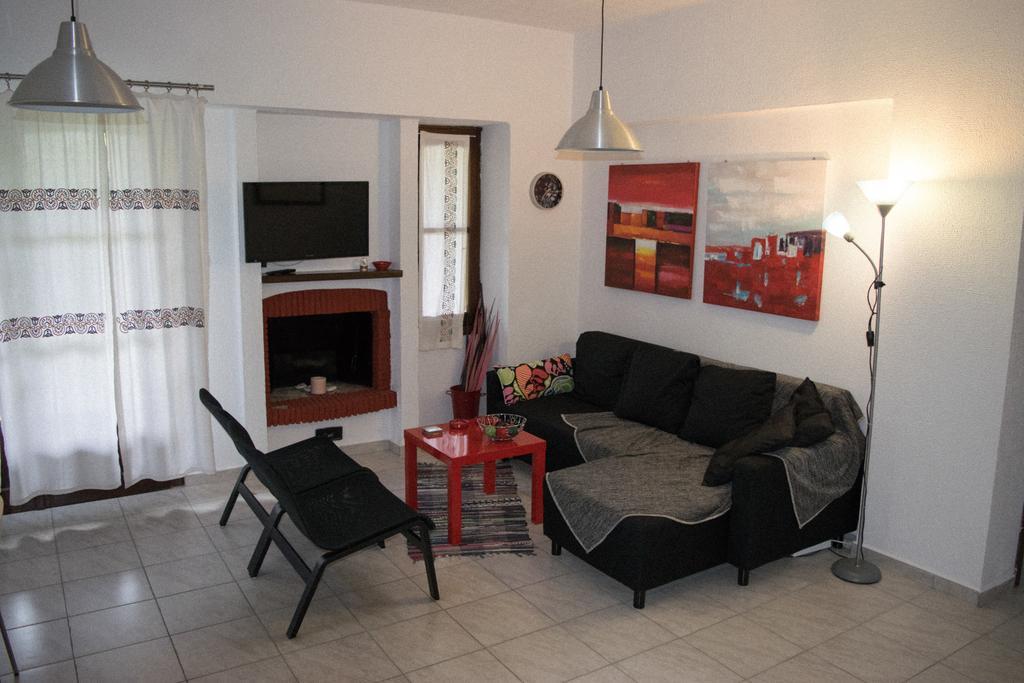 Apartment Mikiverna Houses By Miltiadis