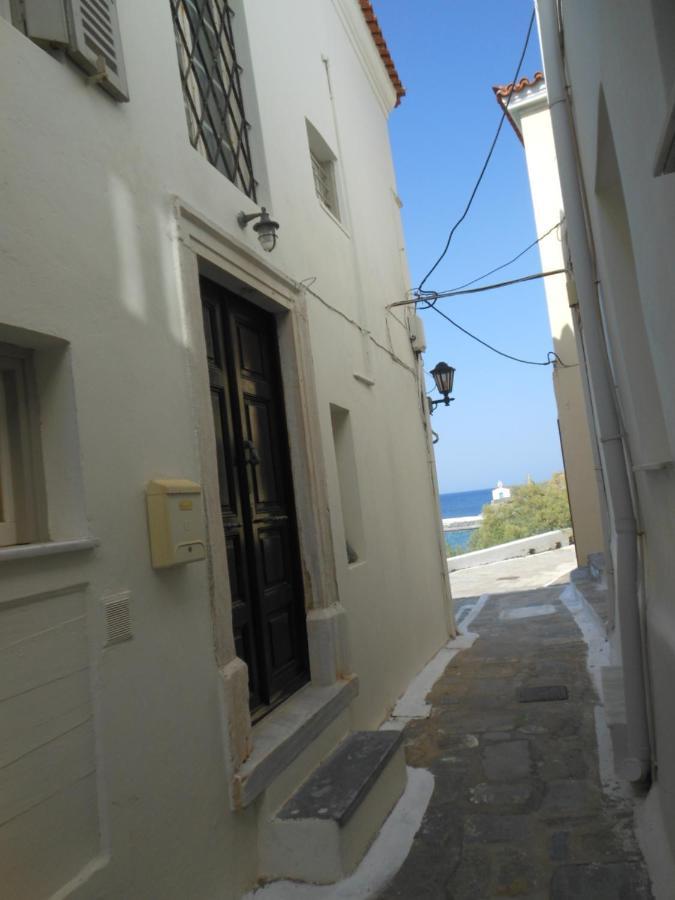 Apartment Mansion At Chora In *