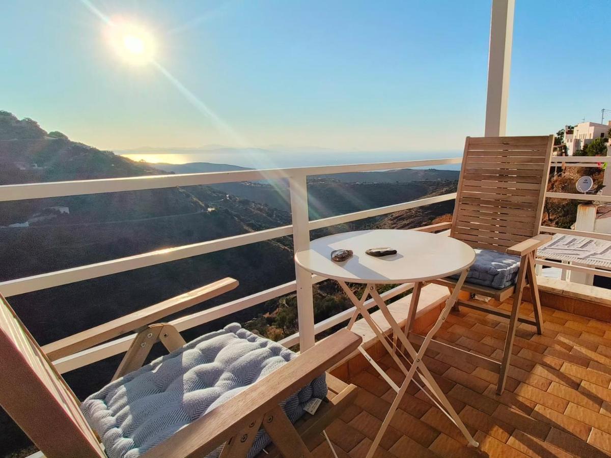 Apartment Enjoy Sunset From A Wonderful Traditional Studio-melina Ioulis