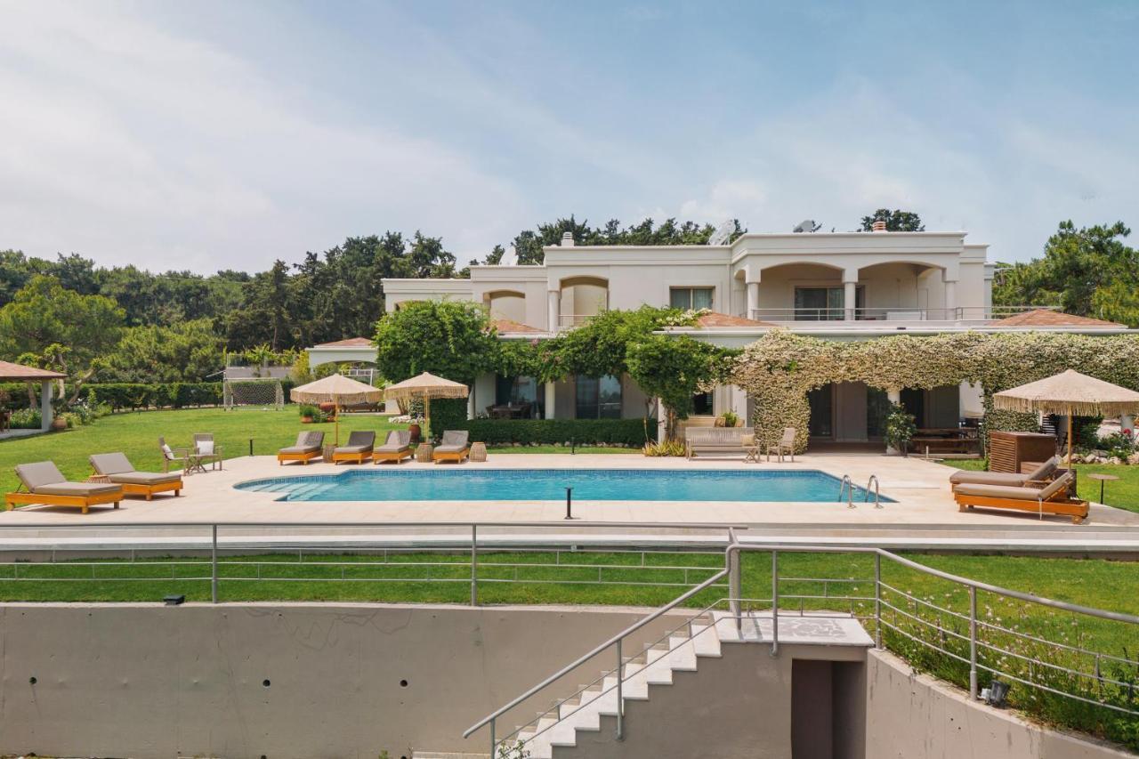 Blu Luxury Asgourou