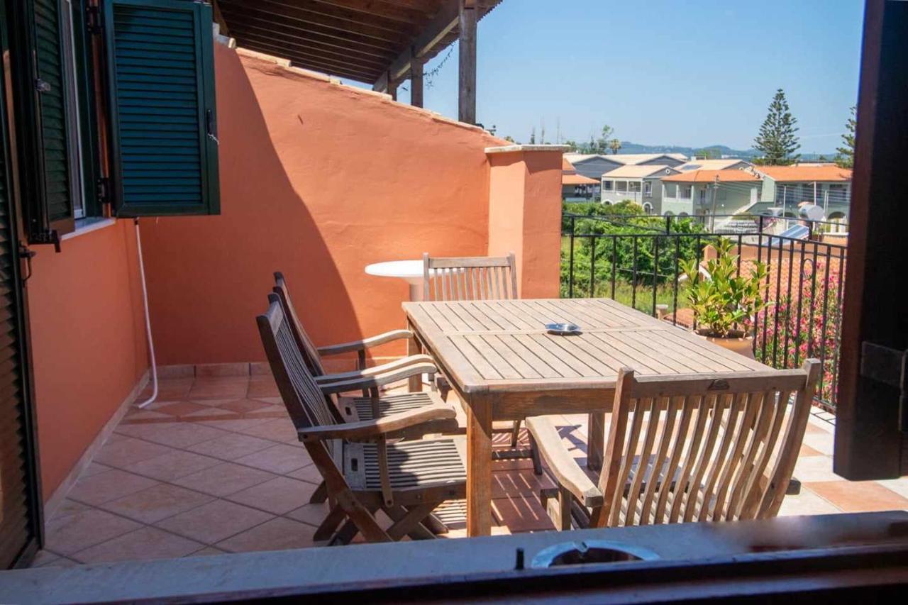 Apartment Fotios Roof