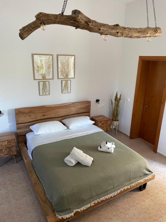 Platanos Apartment