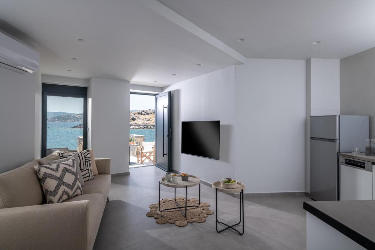 Apartment Beachfront Salty Sea Luxury 1